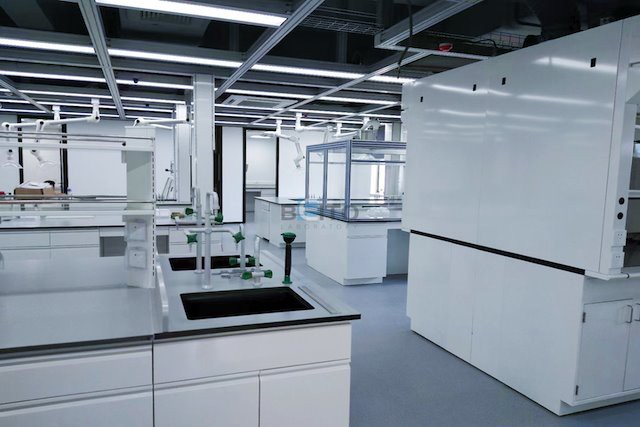 Lab Benches With Shelves